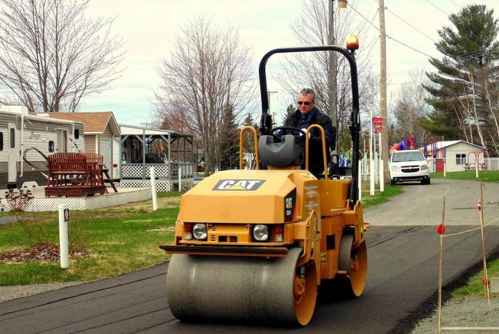 Asphaltage routes municipales Louiseville