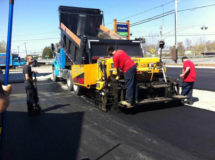 asphalte stationnement commercial Louiseville